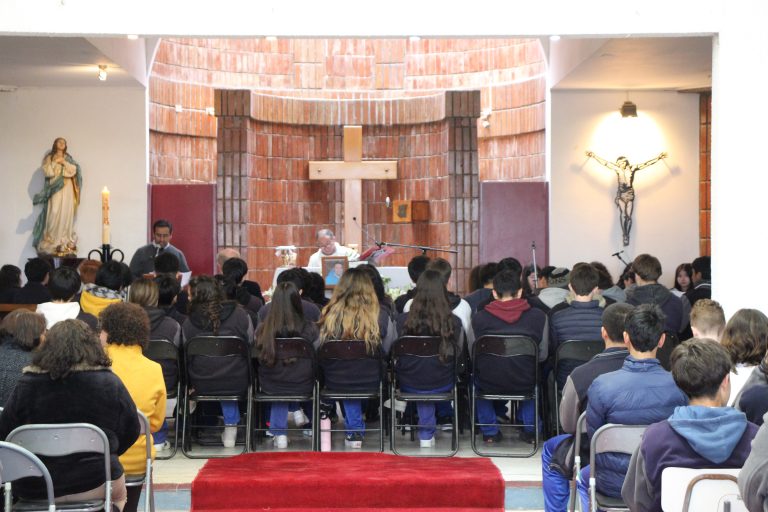 NUESTRA SCUOLA CELEBRÓ LA FESTIVIDAD DE LA ASUNCIÓN DE LA VIRGEN MARIA