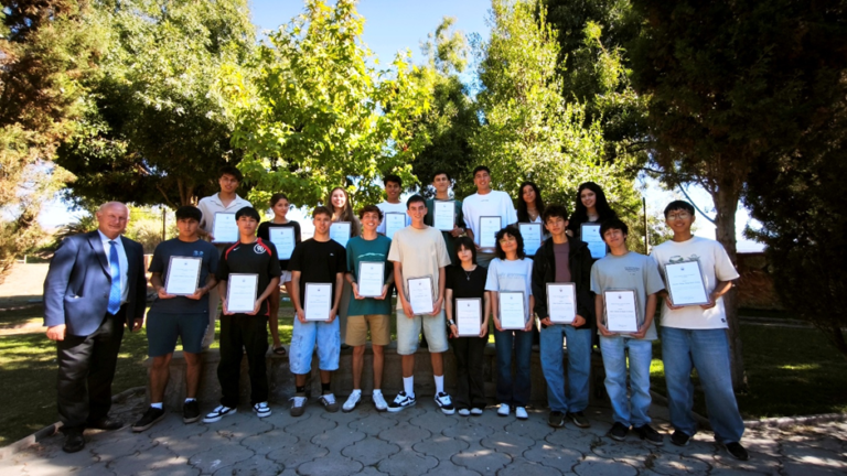 FELICITACIONES POR RESULTADOS PRUEBAS DE ACCESO A LA EDUCACIÓN SUPERIOR (PAES) A ESTUDIANTES EGRESADOS CUARTOS AÑOS MEDIOS, AÑO ESCOLAR 2025 PUNTAJES MÁXIMOS NACIONALES